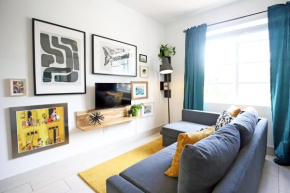 2 Bedroom Apartment 3 Minute Walk to South Beach & Ocean Drive
